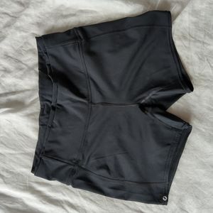 Oiselle 	O-MAZING STRIDE shorts size 8